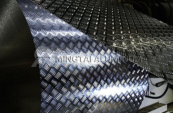 5-bar-aluminum-tread-plate-1